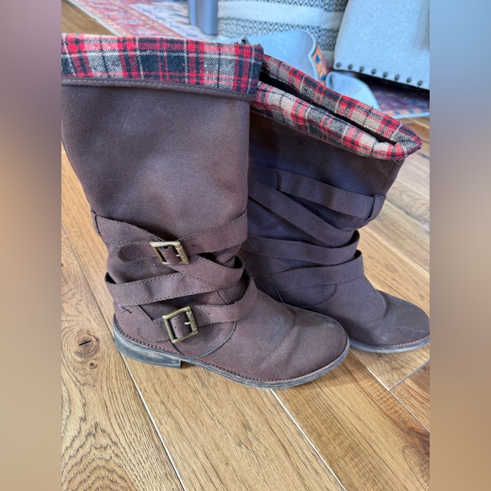 Rocket Dog Dark Brown Boots with Red Plaid Lining